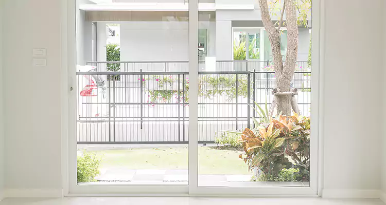 Balcony Screen Door Repair in Fleming Island, FL