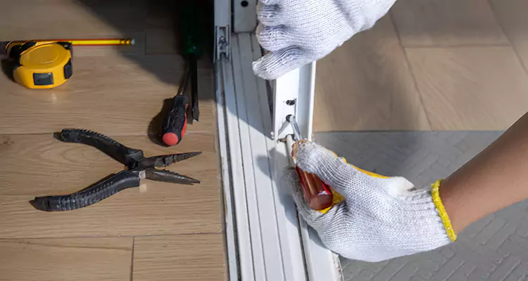 Screen Door Wheel Replacement in Fleming Island, FL